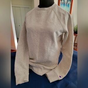 Champion crew neck sweater with retro detail (xs)